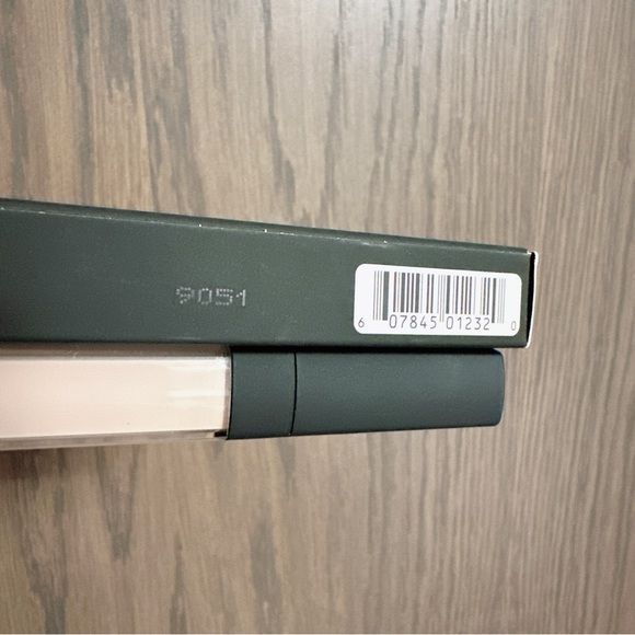 Nars creamy concealer shade Light 2 vanilla - Picture 3 of 4